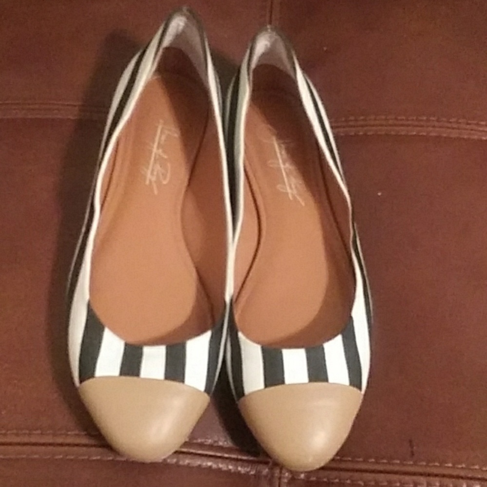 Shoes of prey striped flats